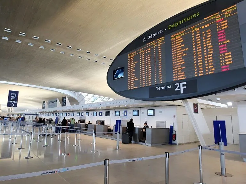 LED displays at Paris CDG Airport