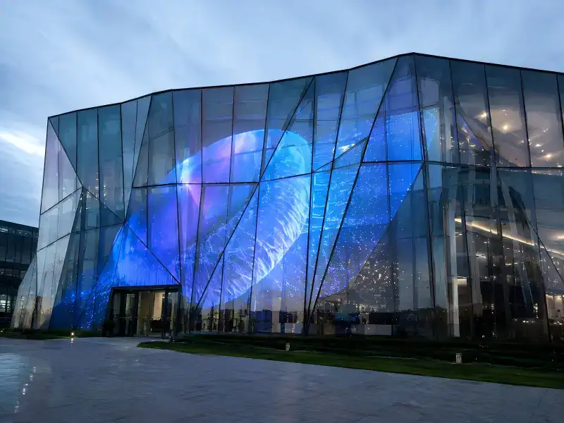 irregular shape big glass window wall